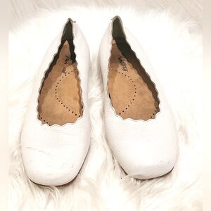 Trotters Womens Sabine scalloped White leather Shoes Size 8W